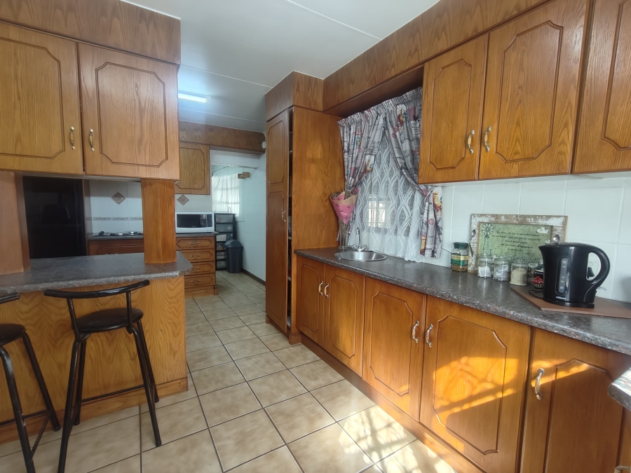4 Bedroom Property for Sale in Oos Einde North West